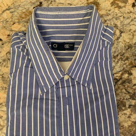 3 dress shirts all new without tags, 1 Cherokee SZ LG, 1 IZOD SZ MD, 1 VanHuesen - Picture 5 of 12